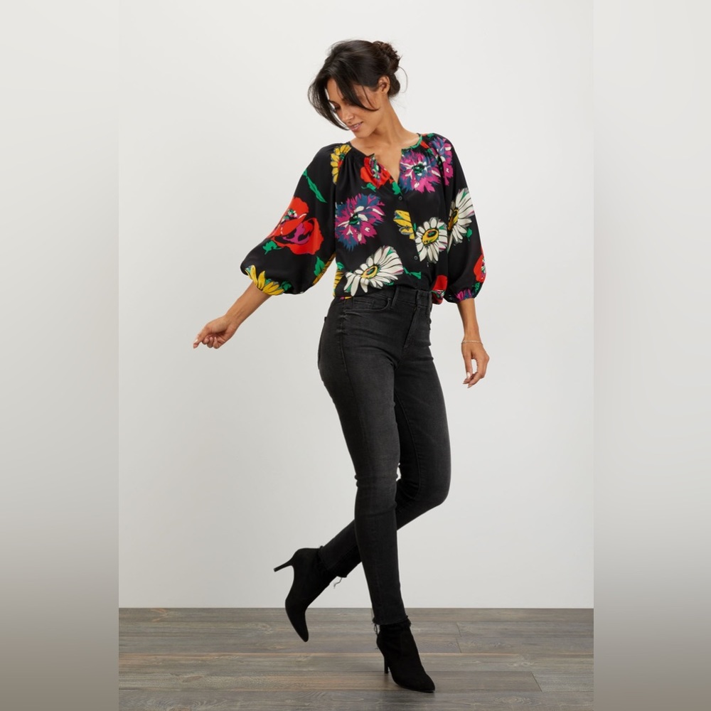 Tucker NYC The Classic Blouse
Great Lawn